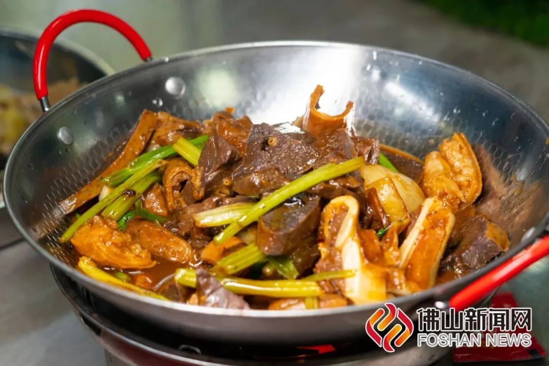 裕兴牛杂煲2.jpg